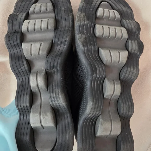 Skechers Men’s Black Slip-On Mesh Sneakers - Picture 6 of 7